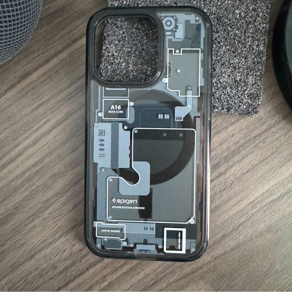 Spigen IPhone 14 Pro teardown case